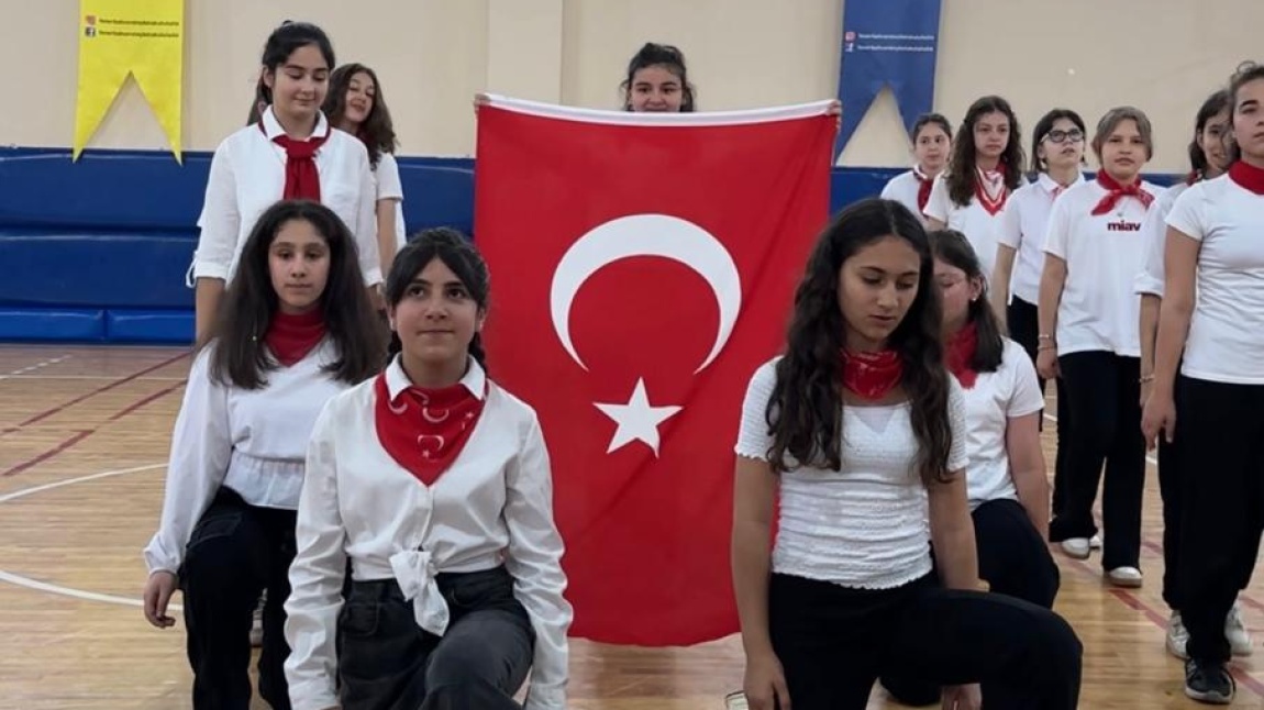 19 Mayıs Atatürk'ü Anma Gençlik ve Spor Bayramı okulumuzda coşkuyla kutlandı.
